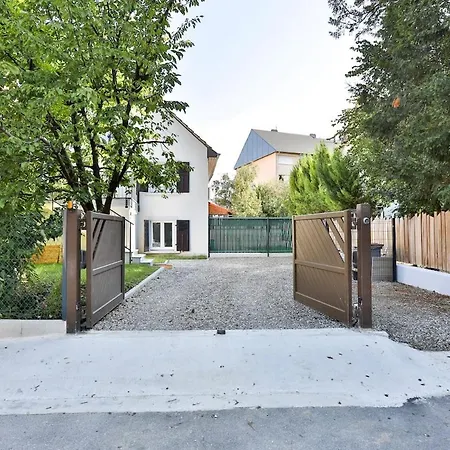 Le Refuge Fleuri T5 Avec Terrasse Et Jardin Apartment