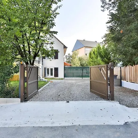 Le Refuge Fleuri T5 Avec Terrasse Et Jardin Appartement