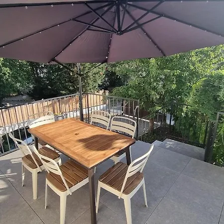 Le Refuge Fleuri T5 Avec Terrasse Et Jardin *